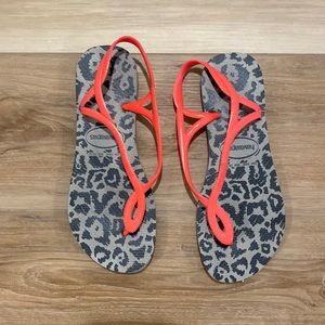 Havaianas - Leopard Print with Coral Pink Strap